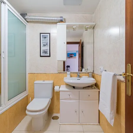 Homeforguest Apartamento Con Terraza En El Puerto De Appartement *