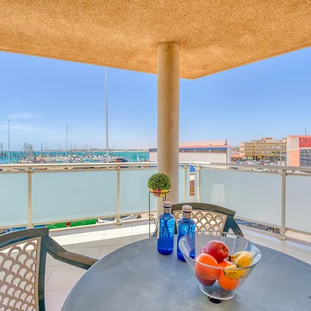 Homeforguest Apartamento Con Terraza En El Puerto De Appartement *
